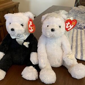 Bride and groom, beanie baby bears